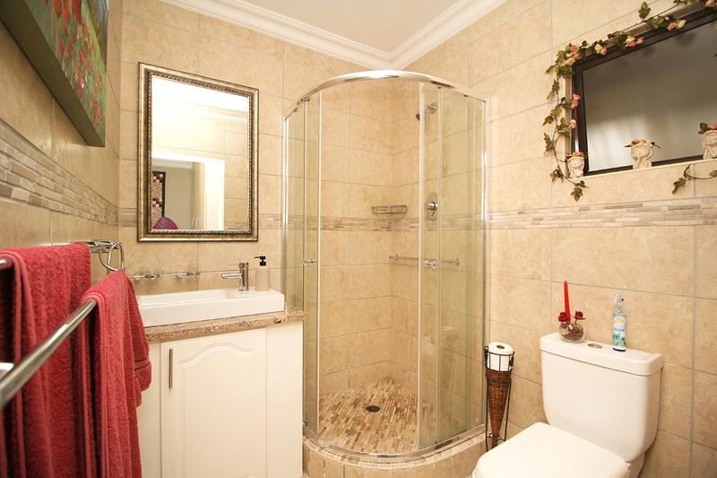 5 Bedroom Property for Sale in Village On Sea Western Cape
